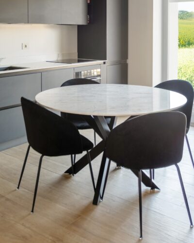 Tables à manger & Chaises
