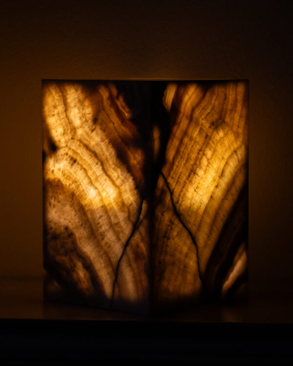 Table d'appoint en Onyx – Image 3