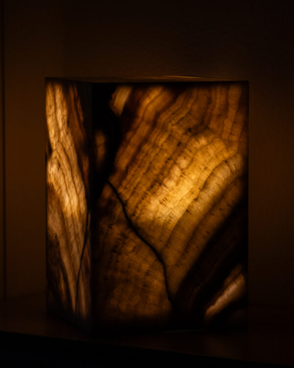 Table d'appoint en Onyx – Image 4