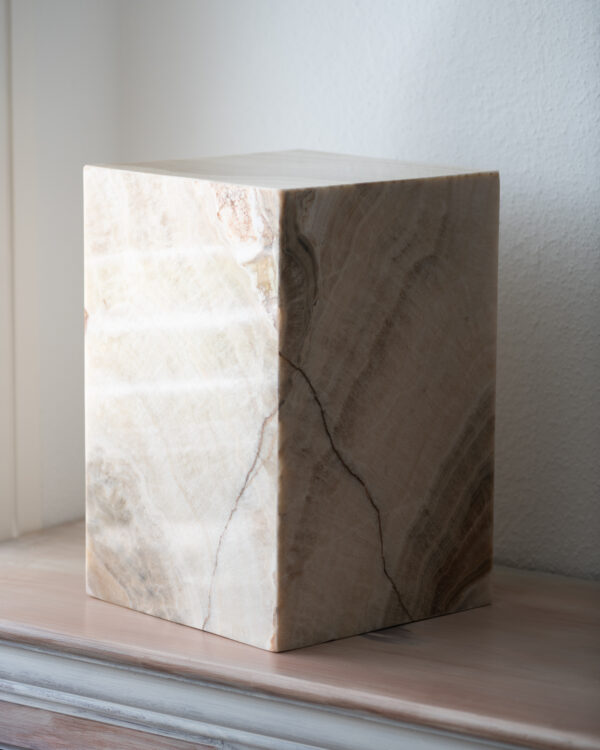 Table d'appoint en Onyx – Image 2